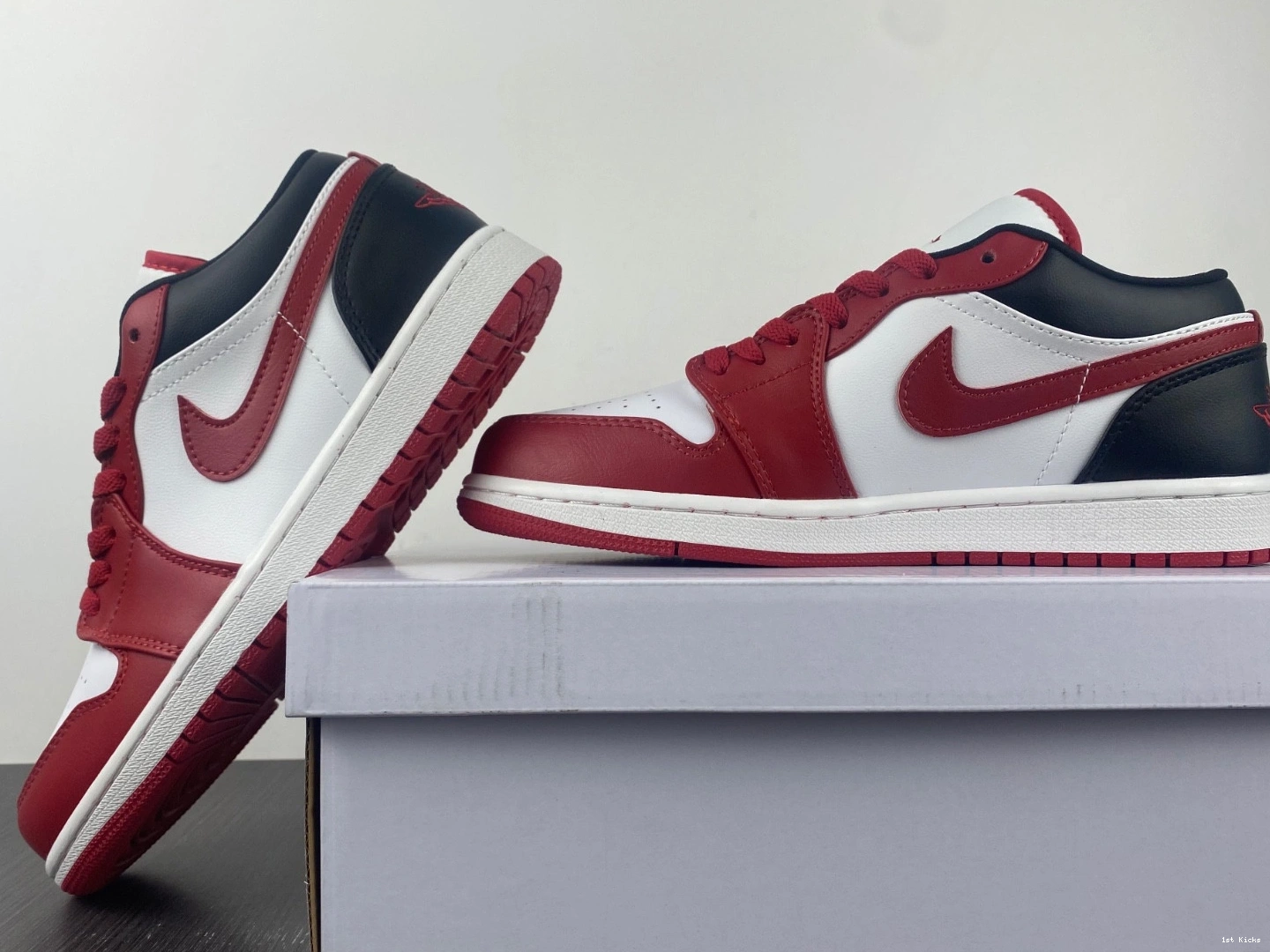 DC0774-160 Black Low 1 (Women's) - Reverse Jordan Toe 0125